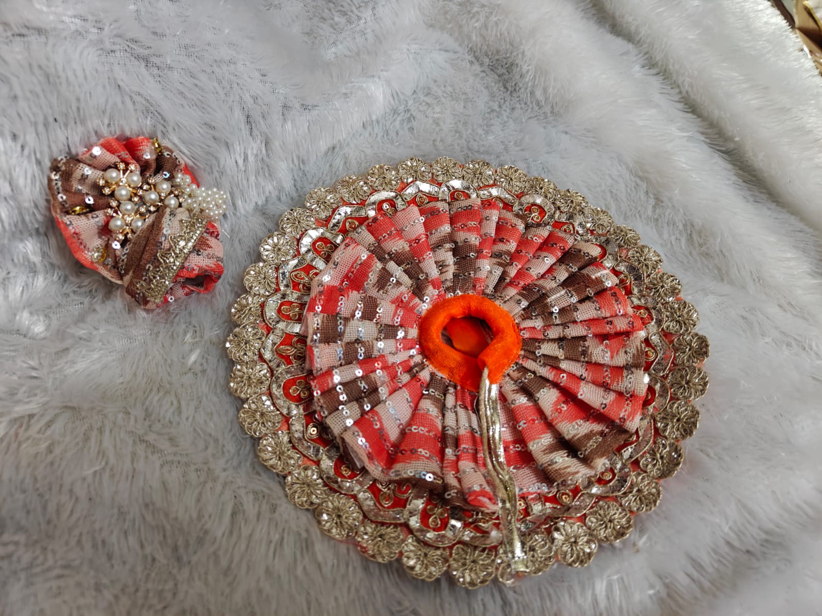 Traditional Ladoo Gopal Poshak set with Mukut